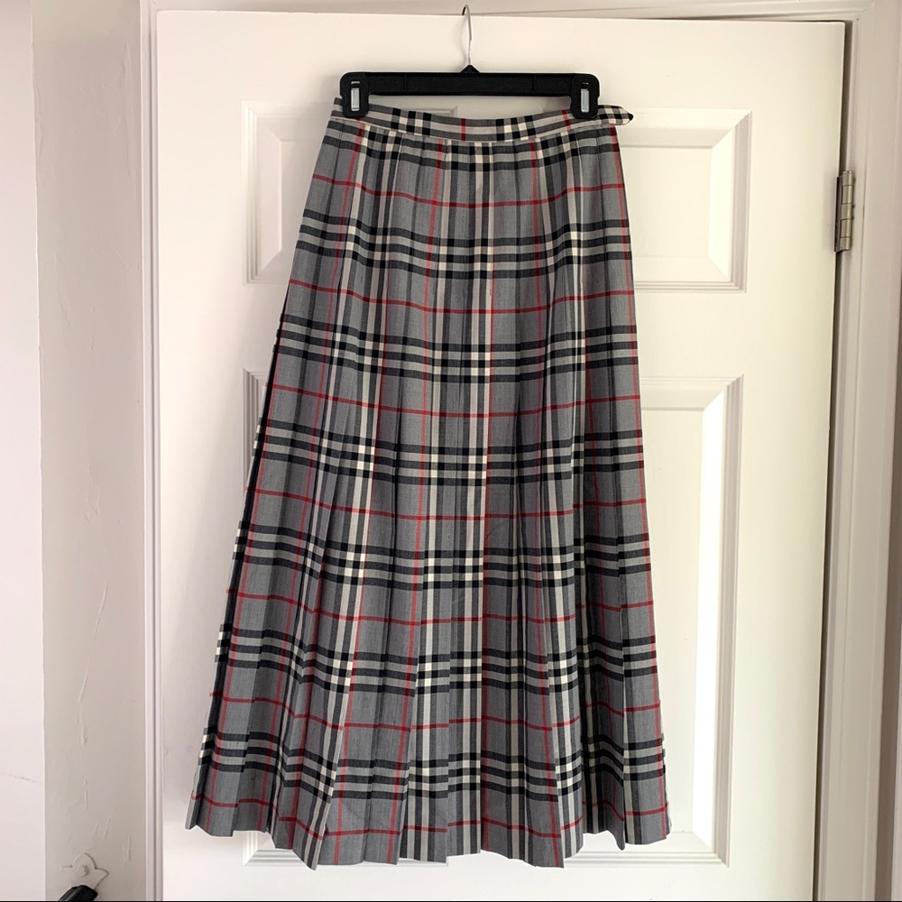 Vintage Burberry Grey NovaCheck Pleated Midi Skirt